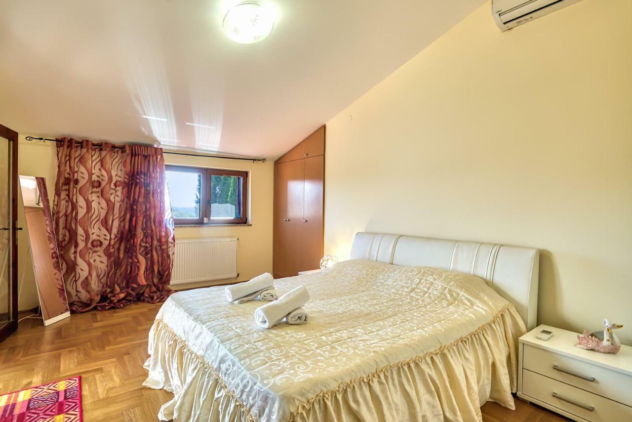 Villa Valentina Premantura Buitenkant foto