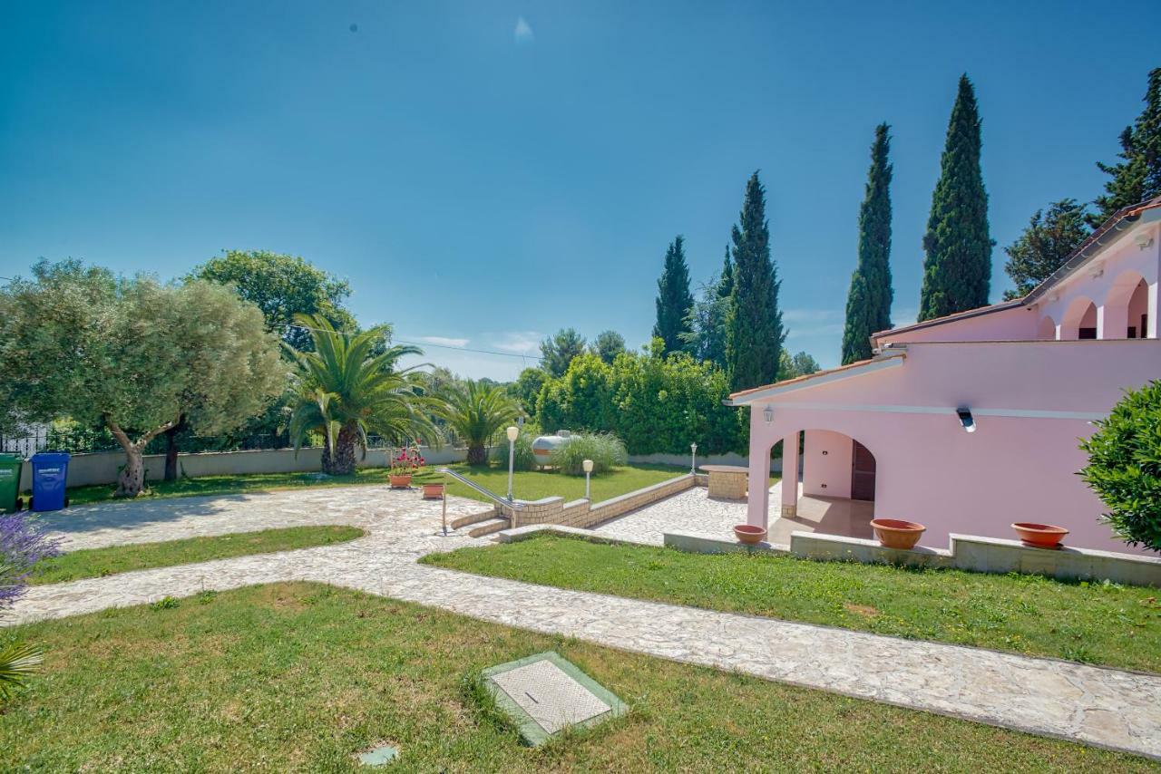 Villa Valentina Premantura Buitenkant foto
