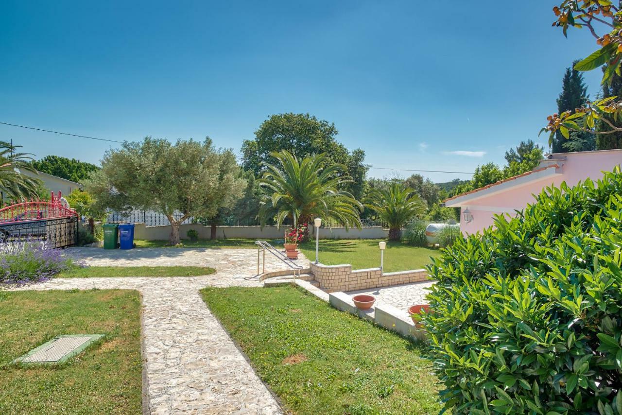 Villa Valentina Premantura Buitenkant foto